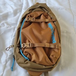 Patagonia atom sling 8L